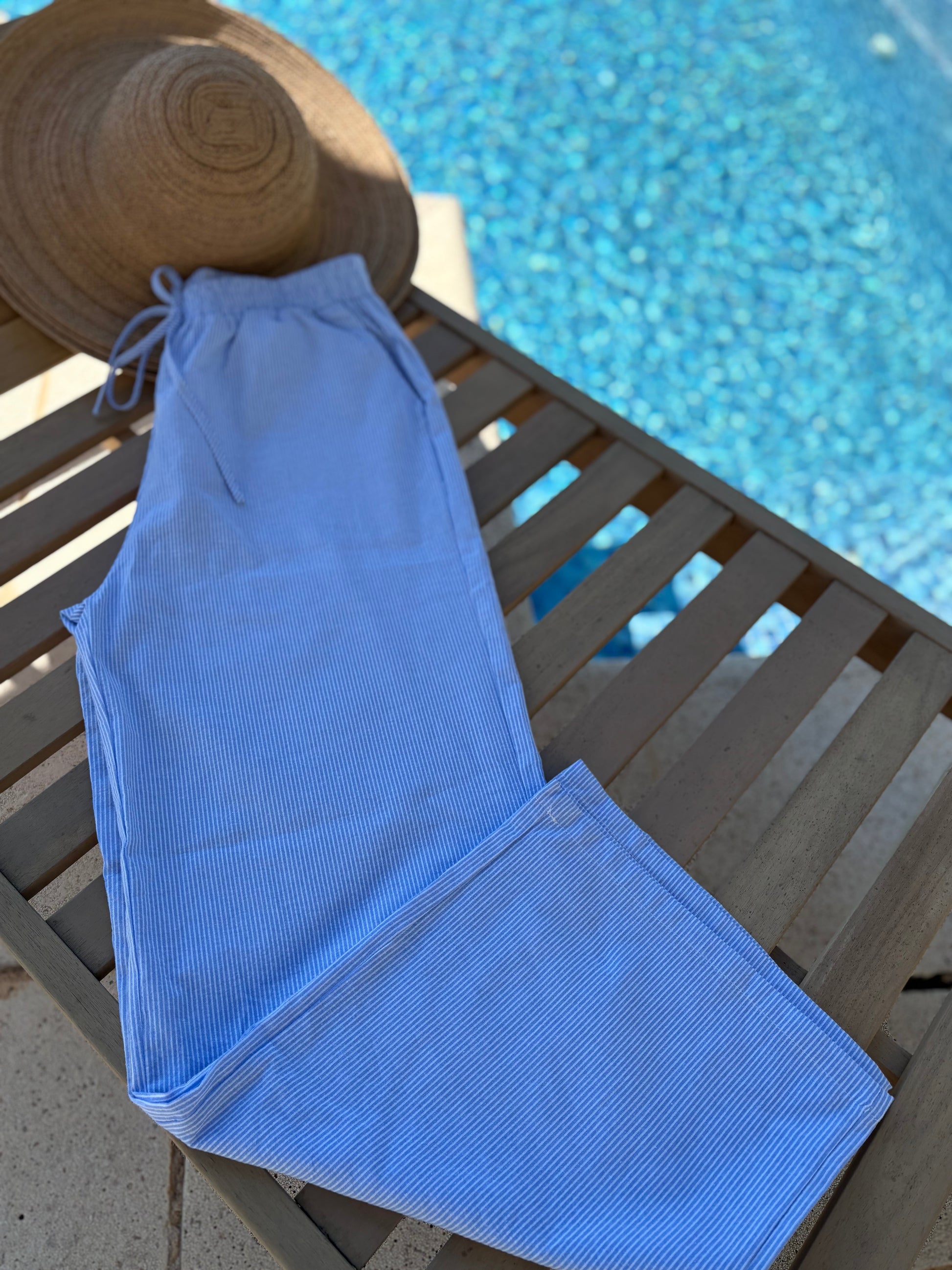 MINOTE PM mere et fille pantalon léger bleu à rayures parfait pour le retour de plage